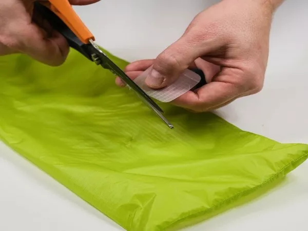 Zdjęcie 1 produktu Zestaw łatek naprawczych GearAid Tenacious Tape SilNylon Patches